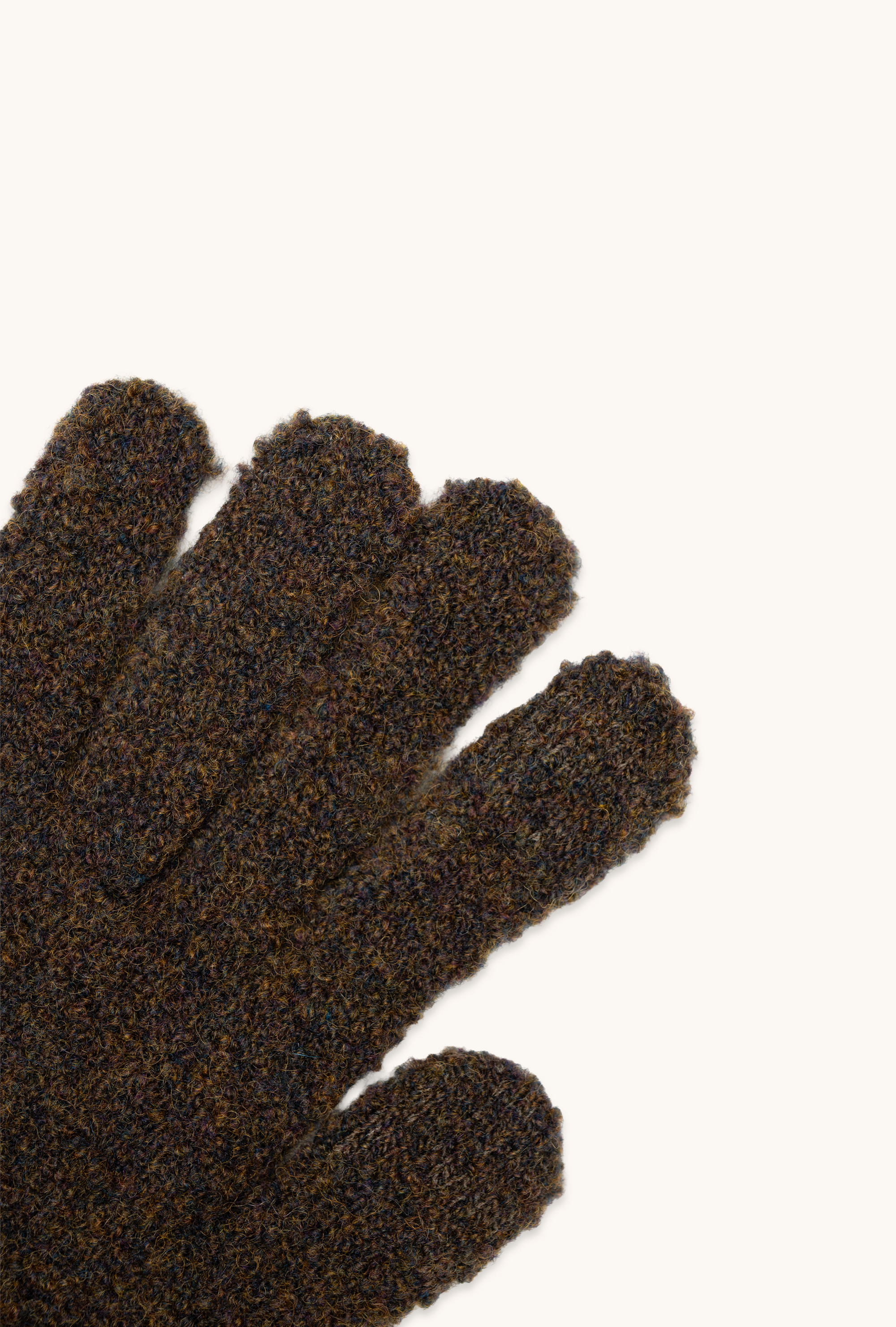 MOKO touchscreen gloves in Dark Coffee, close-up of the knit and Eletex II conductive fingertip